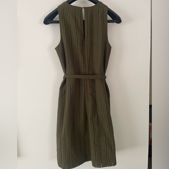 Banana Republic Green Eyelet Sleeveless Tie Waist Dress - Picture 3 of 5